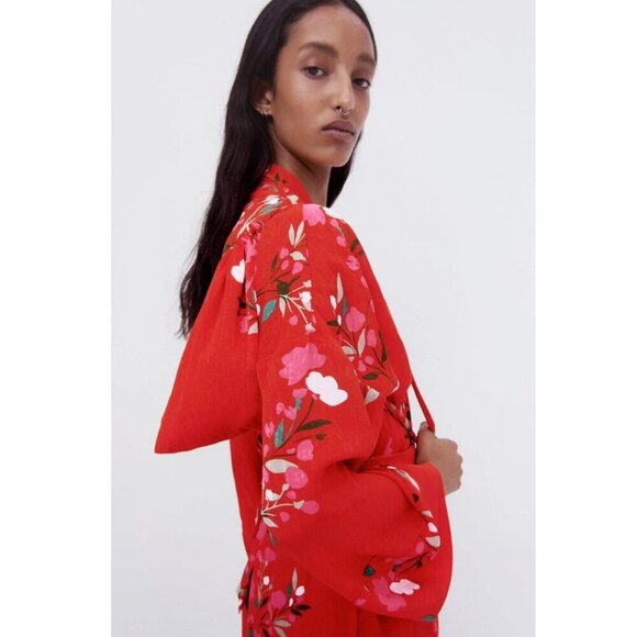 Zara floral wrap midi dress with 3/4 sleeves - Picture 5 of 16